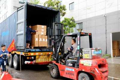 又一突破！首批‘瀘州造’自行車(chē)通過(guò)跨境電商出口發(fā)運(yùn)，推動(dòng)貨物進(jìn)出口邁上新臺(tái)階